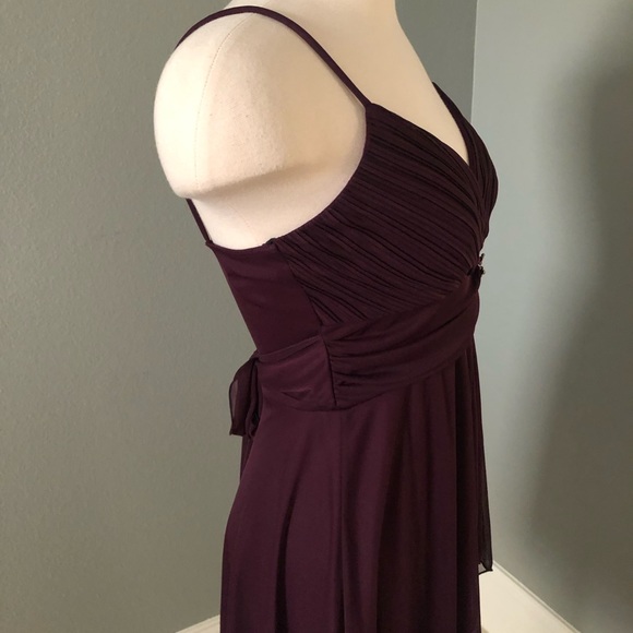 More pics Empire Waist V-Neck Belted Chiffon Jeweled Brooch Dress - Picture 10 of 16